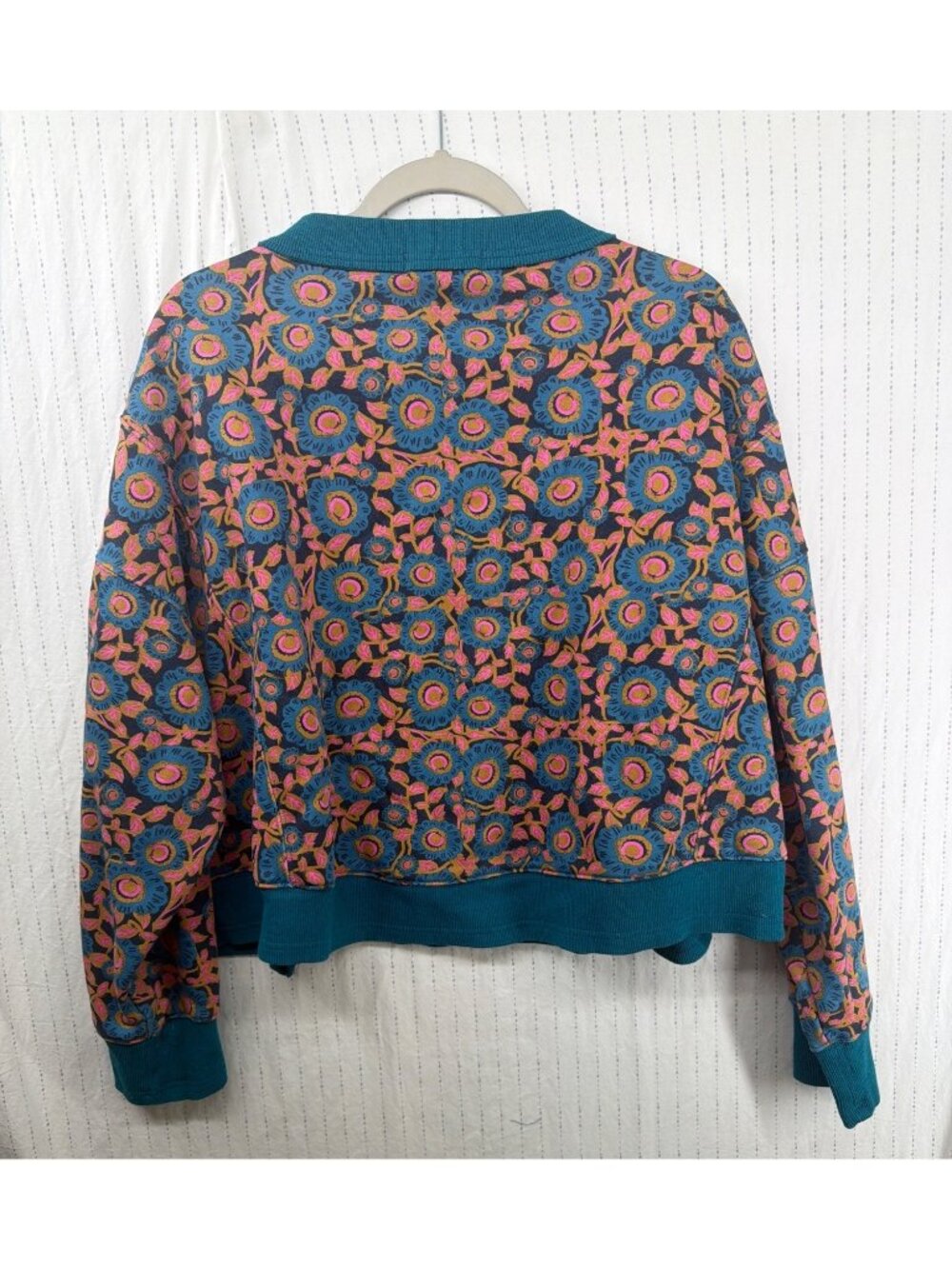 Natural Life Womens Sweatshirt Sz M Teal Floral Selah Boxy Cropped CrewNeck Boho - Picture 2 of 9